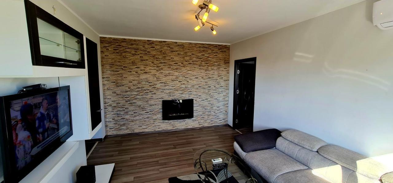 Ultracentral Apartments Bacau Bagian luar foto